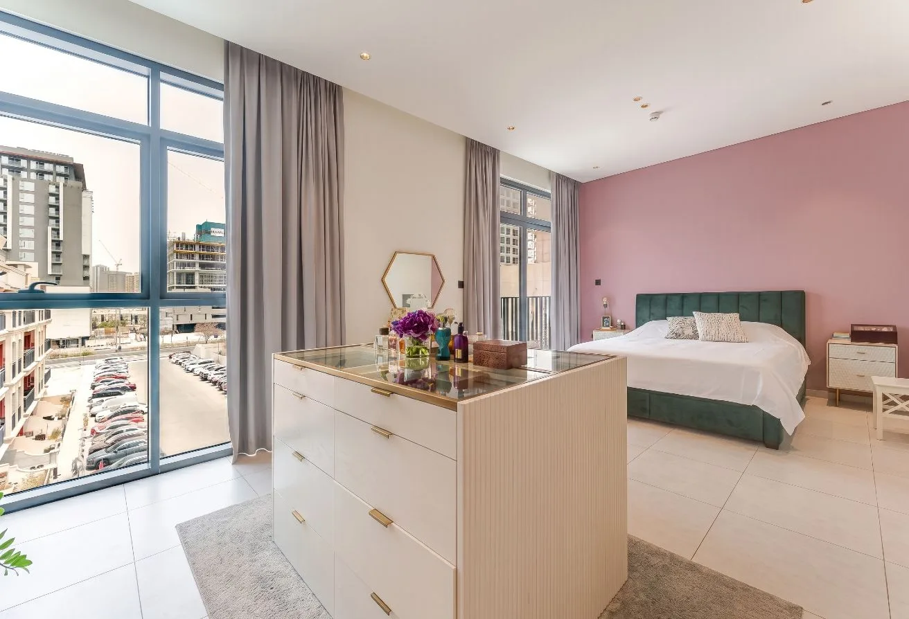 Fully Upgraded | Spacious | Vacant on Transfer